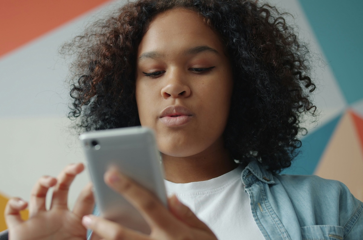 young-people-with-mental-health-conditions-use-social-media-differently